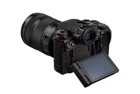 LUMIX S1II + S Pro 24-105mm f/4 Macro OIS