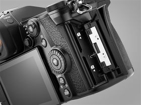 Panasonic Lumix DC-G9 Camera Body