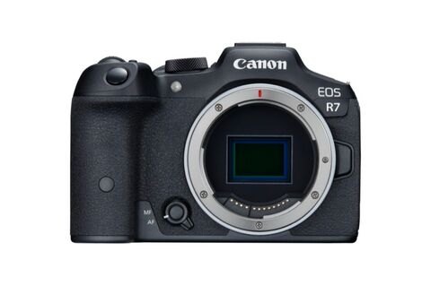 Canon EOS R7 + RF-S 18-150mm IS STM