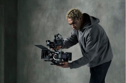 Sony Cinema Line FX2 + XLR Handle | Cinema Line Full Frame Interchangeable-Lens Camera