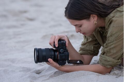 Sony Alpha 7 V (ILCE-7M5) Full-Frame Mirrorless Camera with 33MP, AI Autofocus and 4K 120p Video