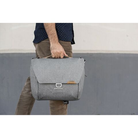 Peak Design 13L Everyday Messenger Bag V2, (Ash)